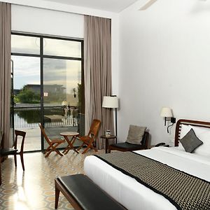 Studio Lake View